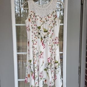 Julian Taylor Cream Floral Dress with Crochet Lace Illusion Neck Line | Size 8